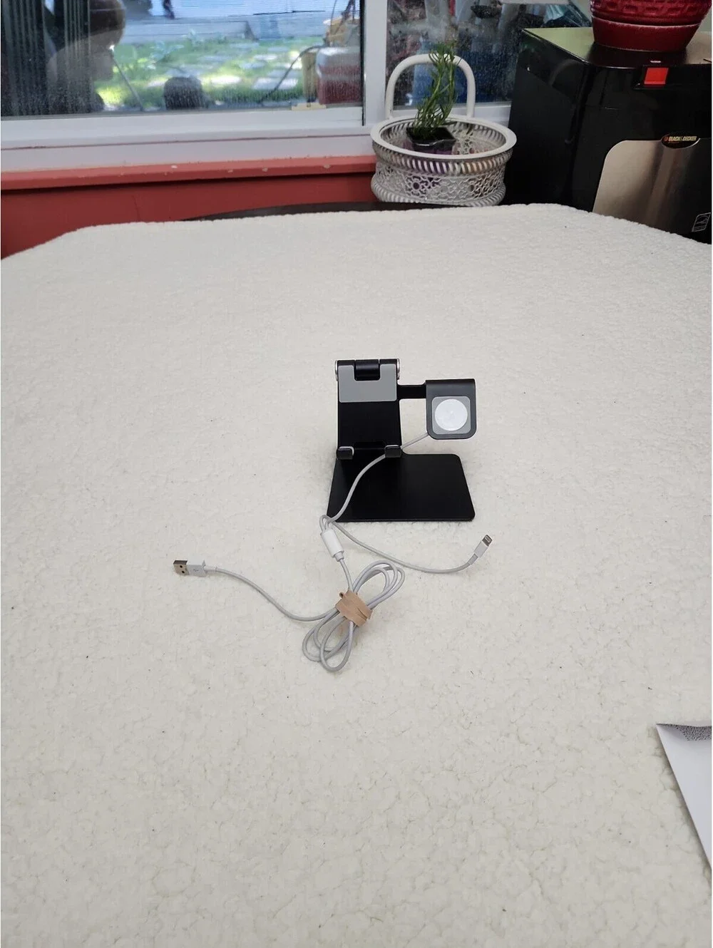 OMOTON Aluminum Phone Stand Desk Holder Apple Watch USB Charger Dock Silver BLAC